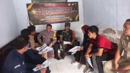  Koordinasi antara Pemerintah Desa & PPS Desa Pakis tentang Penentuan Titik Pemasangan APK 